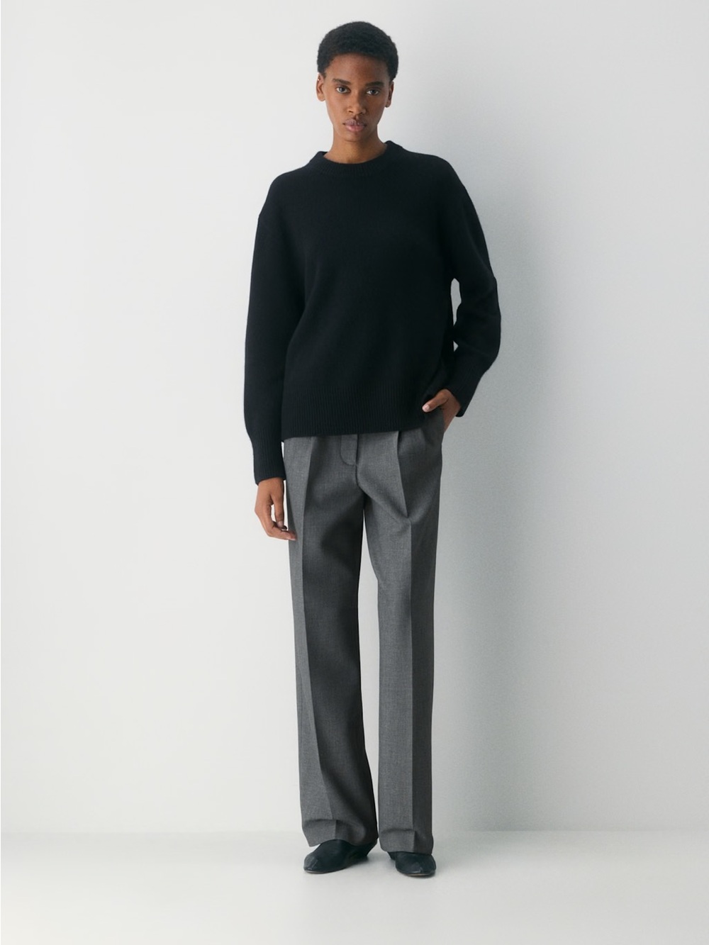 NWT - Aritzia Plush Cashmere Compile Sweater - Black - Size Small